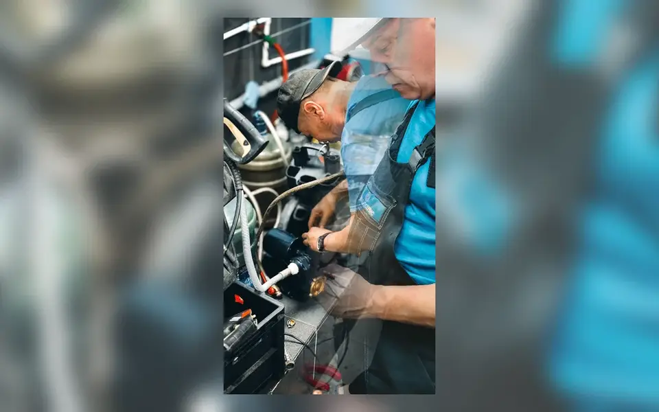 Tejados y cubiertas en Cuenca · fotografía real de ciudad y oficio